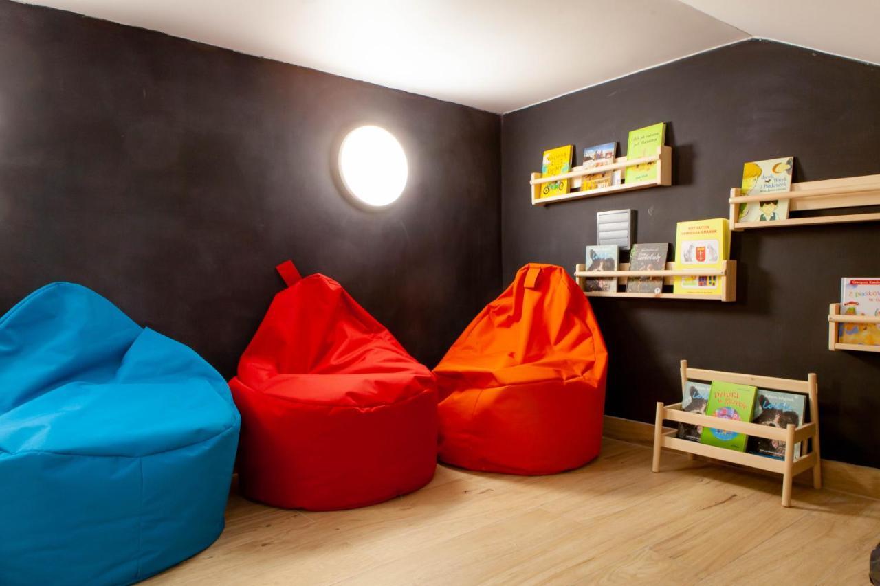 Hostel Montessori Gdansk Exterior photo